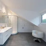 Bella Vista Apartment *
